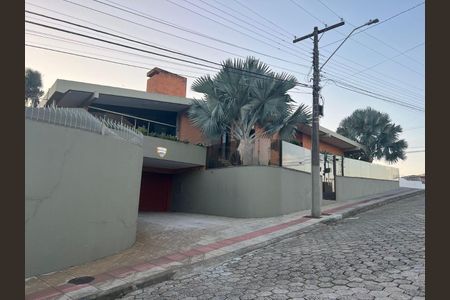 11_photo/952737c4c7.3ee15f017ff1b7a8-ATLAS-af2b82d8-2fb9-4c35-afec-22a0a59e6fe1.jpg de casa à venda com 4 quartos, 319m² em Estreito, Florianópolis