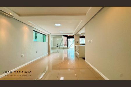 47_photo/952737c52b.aaa1984783e3a523-ATLAS-ee2f0ff7-dbc0-48e9-93b9-435d92a4df11.jpg de casa à venda com 4 quartos, 410m² em Capoeiras, Florianópolis