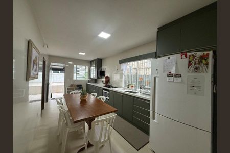 5_photo/952737c631.2d5b66cf4807465a-ATLAS-059b55e4-ce97-439a-91e7-57b36590bf6b.jpg de casa à venda com 3 quartos, 168m² em Capoeiras, Florianópolis