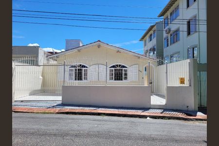 5_photo/952737c66d.8d9d2e8c4e07ca84-ATLAS-8b84a0da-c03e-43d0-8aaf-1d92fb5ecd7f.jpg de casa à venda com 3 quartos, 280m² em Capoeiras, Florianópolis