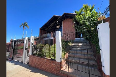 30_photo/952737c9ab.aaaaa2939d8ec39f-ATLAS-fb9f8ae8-7255-4ea3-82b8-9ae9fa3ff283.jpg de casa para alugar com 4 quartos, 384m² em Abraão, Florianópolis