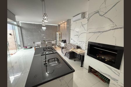 4_photo/952737ca1b.69530a6104d48ca1-ATLAS-33a96736-287c-4e75-8a5a-92f27bc54b0d.jpg de casa à venda com 4 quartos, 220m² em Abraão, Florianópolis