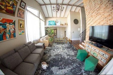 5_photo/952737cd4d.732b7fd8aaa5f07d-ATLAS-5c67a1f2-aa2b-47cb-95bf-0c8c6b61555a.jpg de casa à venda com 4 quartos, 374m² em Abraão, Florianópolis