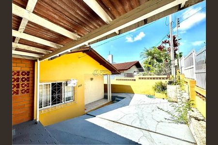 4_photo/952737d249.2d3ac289e0c8b5b7-ATLAS-a6b9ccde-4145-4d73-be5a-c564d021c62b.jpg de casa à venda com 3 quartos, 120m² em Capoeiras, Florianópolis