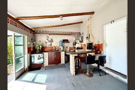 34_photo/952737d5bf.c73b78bac5a2f3b6-ATLAS-c28b3ca8-76da-497a-a3b5-7a948622fca7.jpg de casa à venda com 4 quartos, 310m² em Coloninha, Florianópolis