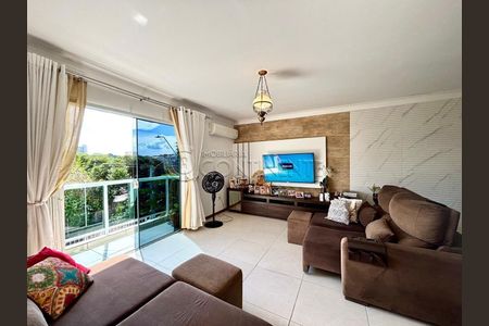 6_photo/952737d5bf.c73b78bac5a2f3b6-ATLAS-d68a7a4d-9c1e-41ee-a6f8-13b82494e666.jpg de casa à venda com 4 quartos, 310m² em Coloninha, Florianópolis