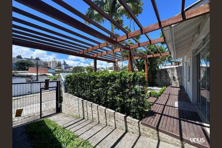 3_photo/952737d5f7.82dfd85ef928e01e-ATLAS-443525ad-fa5d-4d48-8ea2-f8822a5bde99.jpg de casa à venda com 4 quartos, 138m² em Capoeiras, Florianópolis