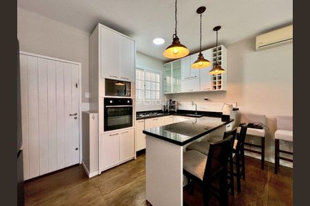 10_photo/952737d83f.ef9097c2fd5b064b-ATLAS-e6c7d5d2-bdf5-4ff7-93d2-c160e3f5ecf7.jpg de casa à venda com 4 quartos, 204m² em Canto, Florianópolis