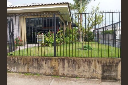 4_photo/952737d845.2f15d505e37c7ac5-ATLAS-0cd7a5d3-3b87-48b1-b117-bbcddfe1b1f9.jpg de casa à venda com 3 quartos, 204m² em Canto, Florianópolis