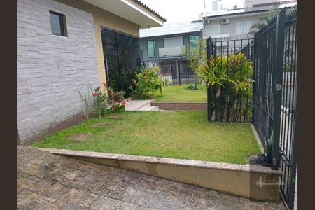 5_photo/952737d845.2f15d505e37c7ac5-ATLAS-b4056662-c26f-4c4e-868b-62922d72d1e8.jpg de casa à venda com 3 quartos, 204m² em Canto, Florianópolis