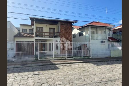 10_photo/952737d9ab.dd72da75736ca14e-ATLAS-687f3960-e82c-4d9f-8d4f-a780a0a0b5c7.jpg de casa à venda com 5 quartos, 230m² em Canto, Florianópolis