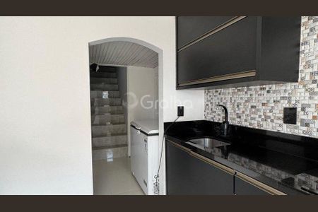 4_photo/952737da31.0af0ccc57b235862-ATLAS-b33b93b3-0b3b-42a7-a401-3cae0a3060e9.jpg de casa à venda com 5 quartos, 150m² em Coloninha, Florianópolis