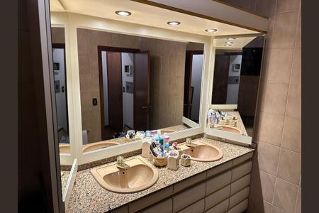 18_photo/952737da37.3c78d5fe0f4aa243-ATLAS-7fa2e594-7f16-4c3b-963e-a1d2a3ba99bb.jpg de casa à venda com 3 quartos, 365m² em Canto, Florianópolis