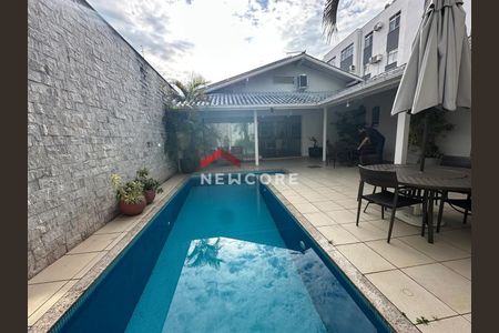 7_photo/952737db5b.37cb06cf9857ae2b-ATLAS-4d737803-ac7e-41a2-8f4d-0f0f0330e7eb.jpg de casa à venda com 4 quartos, 290m² em Capoeiras, Florianópolis