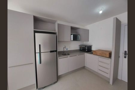 5_photo/952737dc2f.8dbb0fb275f84710-ATLAS-d085961b-4bc7-422a-bf5e-e7034215dc78.jpg de apartamento para alugar com 1 quarto, 41m² em Canto, Florianópolis