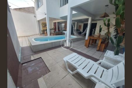 5_photo/952737dd51.2008f600ea595daf-ATLAS-263dc492-1d0c-42e3-aad3-65fa80677689.jpg de casa à venda com 5 quartos, 225m² em Estreito, Florianópolis