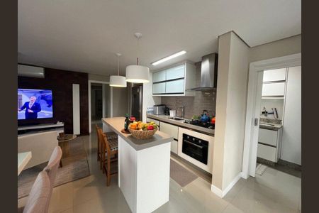 4_photo/952737de2f.aa7524caedb18c70-ATLAS-c21c315f-d9e3-49c0-be00-9f97ae9a4e24.jpg de apartamento à venda com 3 quartos, 111m² em Estreito, Florianópolis