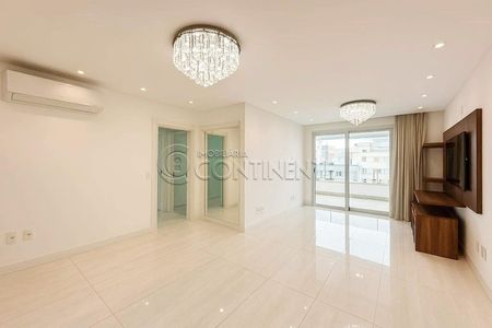 10_photo/952737df5d.4cea1a0b3f6bbd2f-ATLAS-5e8daee0-cf47-41af-901e-da3e1886d79d.jpg de apartamento à venda com 3 quartos, 103m² em Canto, Florianópolis