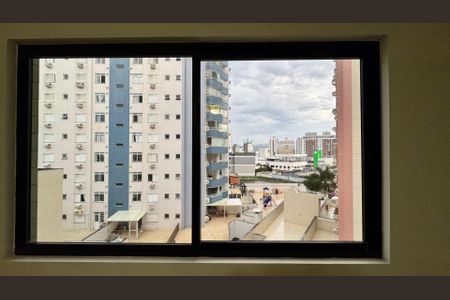 4_photo/952737df69.6f6a2a36f074a1ff-ATLAS-633cde15-929f-42b0-b2ca-bbd1e5009f75.jpg de apartamento à venda com 2 quartos, 82m² em Estreito, Florianópolis