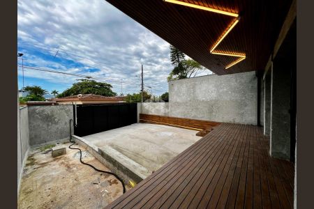 5_photo/952737dfe5.f6ee4f8dca2fb9c7-ATLAS-13d78901-61dc-471a-b2d9-46e16ffce757.jpg de casa à venda com 3 quartos, 152m² em Balneario, Florianópolis