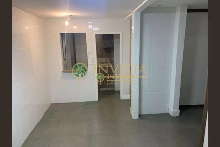 7_photo/952737e7bb.f2ed236aecaa8a04-ATLAS-ed722cff-6662-4d2d-aa44-0edf33cb36b9.jpg de casa à venda com 3 quartos, 136m² em Estreito, Florianópolis