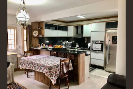 12_photo/952737eb77.4e1a6e6486a440d9-ATLAS-1dd861ba-e45f-43e4-8c42-79f162b2bebb.jpg de casa à venda com 4 quartos, 380m² em Coqueiros, Florianópolis