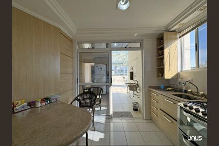 7_photo/952737ee7d.f57be48fad3c3dec-ATLAS-9da38f48-efd8-40d2-b6d0-c56daa45129e.jpg de apartamento à venda com 3 quartos, 348m² em Estreito, Florianópolis