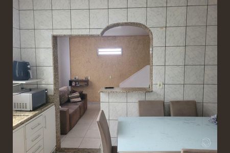4_photo/952737eeb5.8c50d63e4d766ae8-ATLAS-1bc48b6e-7397-4919-beec-d97aba91d1b2.jpg de casa à venda com 2 quartos, 85m² em Estreito, Florianópolis