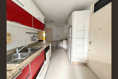 14_photo/952737f4e5.36bc8eb8a5e6dc84-ATLAS-920053c6-579a-4873-9336-e60a3569b942.jpg de apartamento à venda com 4 quartos, 160m² em Centro, Florianópolis