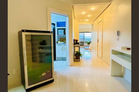 4_photo/952737f55b.d931d18c0f64f859-ATLAS-ec945a04-7b00-4ead-9609-bab5b9f19f4b.jpg de apartamento à venda com 3 quartos, 143m² em Centro, Florianópolis