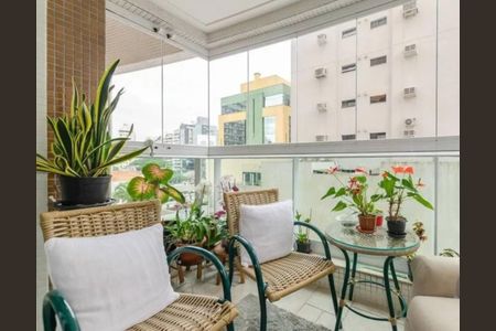 3_photo/952737f55d.bd3bba2fa6ac0dbd-ATLAS-0aea3cf7-76a1-48a6-8dc7-dff34b53c437.jpg de apartamento à venda com 2 quartos, 98m² em Centro, Florianópolis