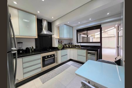 7_photo/952737f5db.e0fb681edd465a45-ATLAS-02e328e1-d5f8-4e9f-a323-dd92833f121b.jpg de apartamento à venda com 3 quartos, 210m² em Centro, Florianópolis