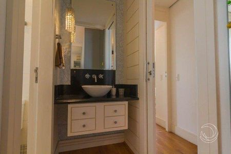 35_photo/952737f5e9.5ce44c296f1f25f2-ATLAS-1102c432-e6e0-4ece-902b-e5645b5875c3.jpg de apartamento à venda com 3 quartos, 158m² em Centro, Florianópolis