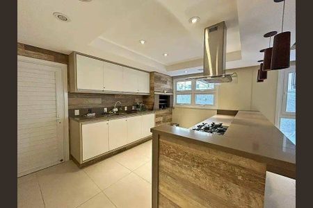 12_photo/952737f60b.9b19c298a1ebe63d-ATLAS-4d41e3af-a2af-4ed2-8ac3-e479e28d973b.jpg de apartamento à venda com 3 quartos, 377m² em Centro, Florianópolis