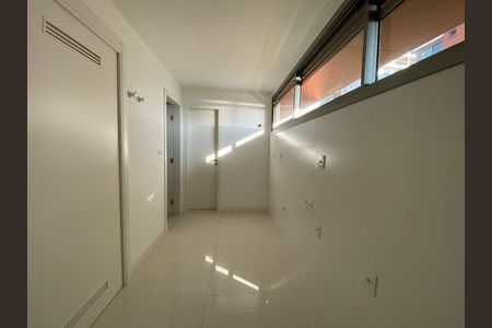 7_photo/9527380cd3.16ca0df2e2869e9e-ATLAS-e74521f3-1309-42f4-a342-bc9d3576aa82.jpg de apartamento à venda com 4 quartos, 308m² em Agronômica, Florianópolis