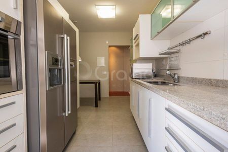 9_photo/9527380dc7.bcb6a27cae758d67-ATLAS-4af875ee-5f78-4405-8232-0d2c845cc18a.jpg de apartamento à venda com 3 quartos, 277m² em Agronômica, Florianópolis