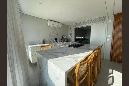 9_photo/95273810b3.d66d2f578f5bebef-ATLAS-e8c6b7d8-f412-445e-972d-2e0691bb2eb1.jpg de apartamento à venda com 3 quartos, 173m² em Centro, Florianópolis