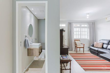 5_photo/9527381369.e1e9339d2da74223-ATLAS-2ec88afd-3431-40b8-aacb-e69e632f5e44.jpg de casa à venda com 3 quartos, 254m² em Agronômica, Florianópolis