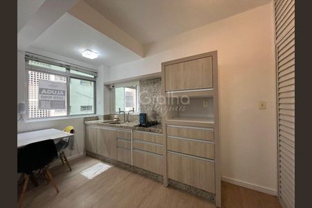 4_photo/95273813e3.52e1f51909cc18fc-ATLAS-a9a8f544-e13a-44f1-bf1b-802181bc11cd.jpg de apartamento para alugar com 1 quarto, 42m² em Centro, Florianópolis