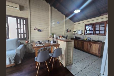 2_photo/952738144f.6fa24c30896ad7dc-ATLAS-a168f936-4d0a-4bb0-9a9d-52edc341b33d.jpg de casa à venda com 3 quartos, 79m² em Centro, Florianópolis