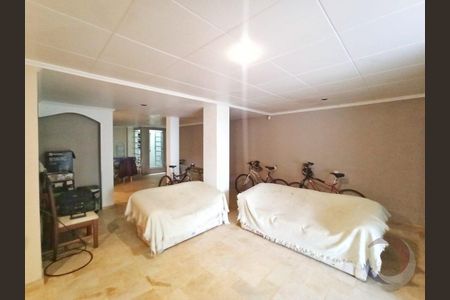 32_photo/95273814b9.7b14635dc7f45449-ATLAS-e5b5d74e-56a4-47e7-93c0-9b3a182e1446.jpg de casa à venda com 4 quartos, 350m² em Centro, Florianópolis