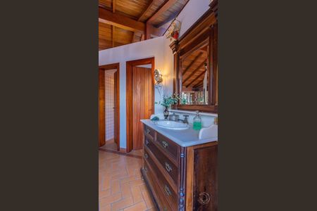 36_photo/95273814c9.66fcc92b62920e23-ATLAS-461cdd30-5d4b-4fab-ae67-e4ec6f52a6cd.jpg de casa à venda com 3 quartos, 361m² em Centro, Florianópolis