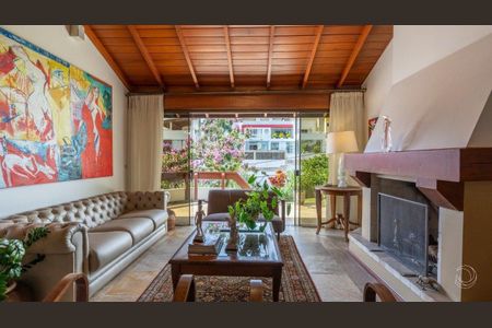 3_photo/95273814c9.66fcc92b62920e23-ATLAS-c18b8236-8fae-4f99-8d18-e19b58fad96e.jpg de casa à venda com 3 quartos, 361m² em Centro, Florianópolis