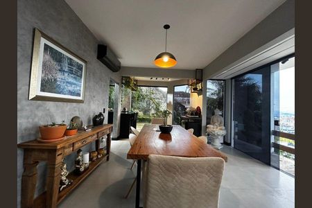 27_photo/9527381559.df8ad18b6ea2b8cf-ATLAS-986b51c3-b7aa-472d-a606-a76c5d3b583d.jpg de casa à venda com 2 quartos, 168m² em Centro, Florianópolis