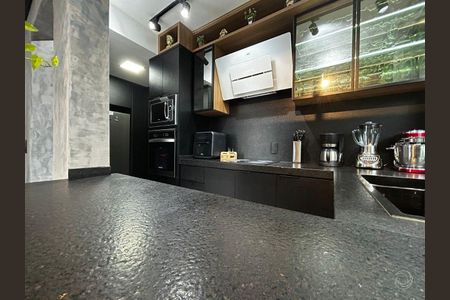 23_photo/9527381559.df8ad18b6ea2b8cf-ATLAS-c0f9ccf6-4d5f-475e-ae5d-6e897c2ce2f3.jpg de casa à venda com 2 quartos, 168m² em Centro, Florianópolis