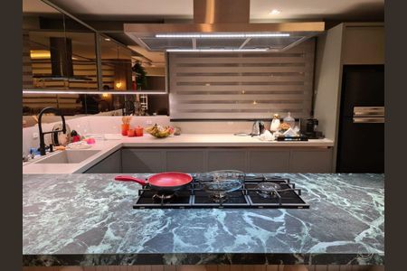 16_photo/95273815e3.d43d75771f1b8f30-ATLAS-1cd2beab-2ef4-4bc8-a13e-922fb1f7fb1a.jpg de apartamento à venda com 3 quartos, 165m² em Centro, Florianópolis