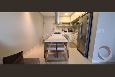 5_photo/95273815e5.55c1054b892e56bd-ATLAS-2a787220-b07e-4c2e-9dda-4621c38f3e07.jpg de apartamento à venda com 2 quartos, 72m² em Centro, Florianópolis