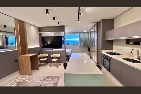 3_photo/95273815f7.daec3f69f065d89a-ATLAS-99db85e8-0bce-4100-a1d6-7a87703aa65c.jpg de kitnet/studio para alugar com 1 quarto, 64m² em Centro, Florianópolis