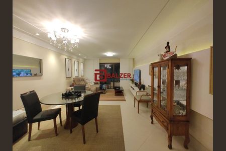 4_photo/9527381605.ceff8192393c33de-ATLAS-a1f5fcb0-a06d-412f-b8d3-66a01ef8ede1.jpg de apartamento à venda com 4 quartos, 138m² em Centro, Florianópolis