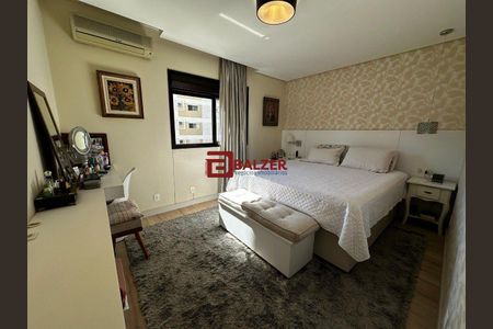 27_photo/9527381605.ceff8192393c33de-ATLAS-d6865cf1-a9d2-4e09-96fd-220107901d2b.jpg de apartamento à venda com 4 quartos, 138m² em Centro, Florianópolis